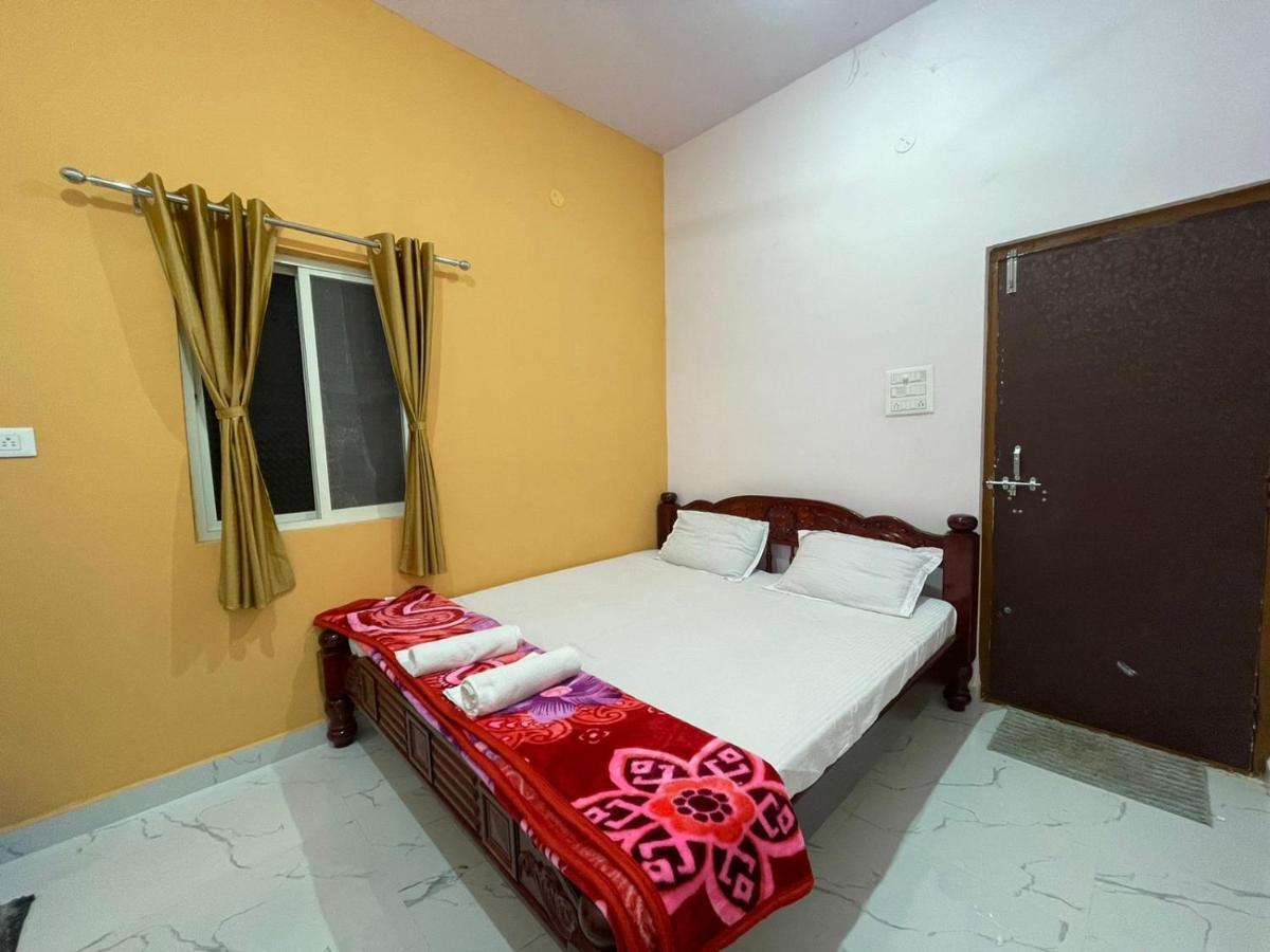 Veeru Homestay Hospet Esterno foto