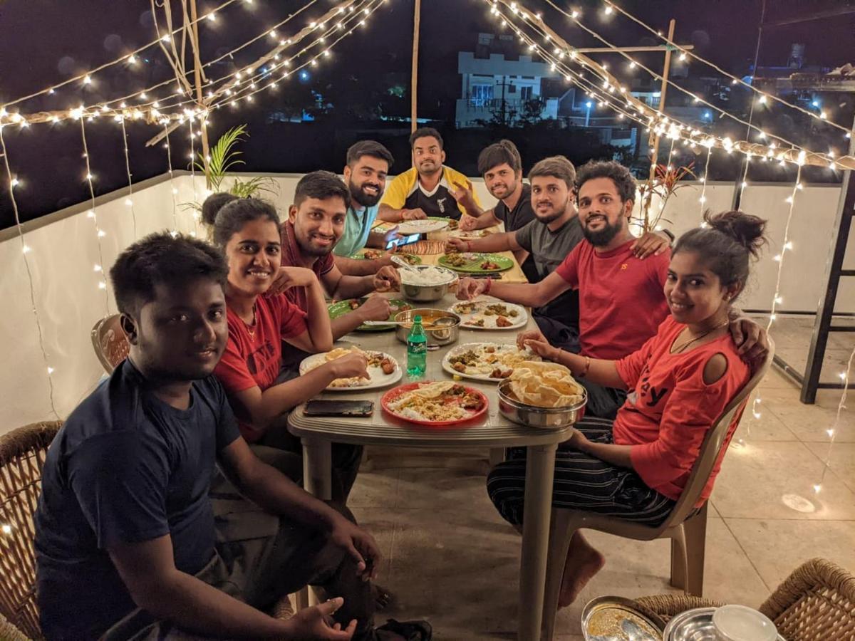 Veeru Homestay Hospet Esterno foto