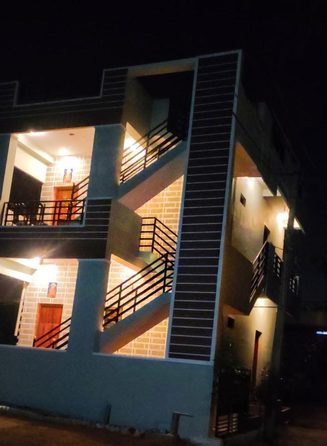 Veeru Homestay Hospet Esterno foto